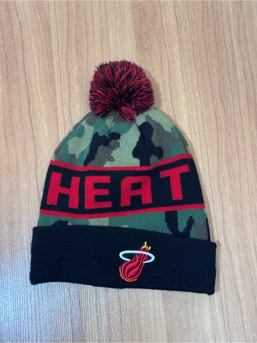 New Era Miami Heat NBA Hardwood Classics Camo Pom Beanie
